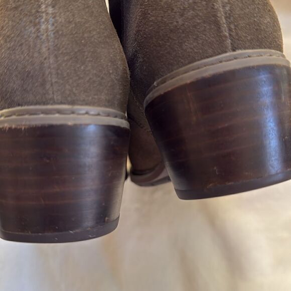 LIKE NEW TIMBERLAND SUADE BOOTIES - Picture 4 of 6